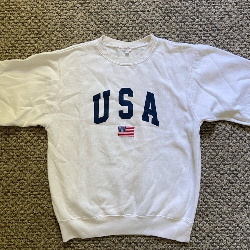 USA white sweatshirt
